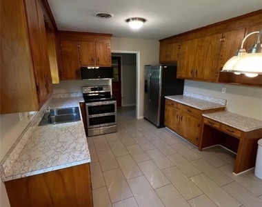 8188 Meadowview Lane - Photo Thumbnail 1