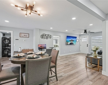 92 Oak Street - Photo Thumbnail 7
