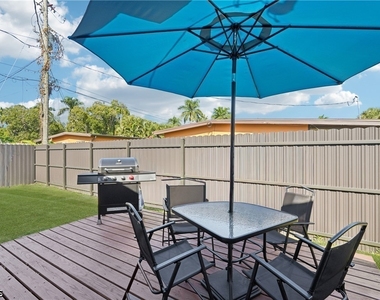 92 Oak Street - Photo Thumbnail 27