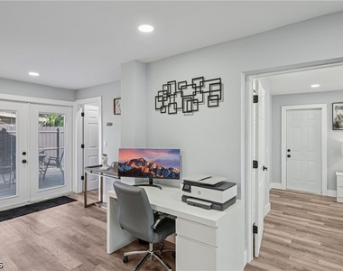 92 Oak Street - Photo Thumbnail 6