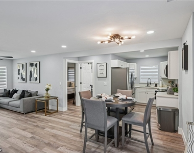92 Oak Street - Photo Thumbnail 5