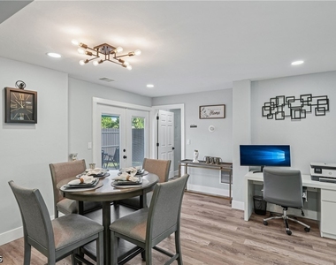 92 Oak Street - Photo Thumbnail 4