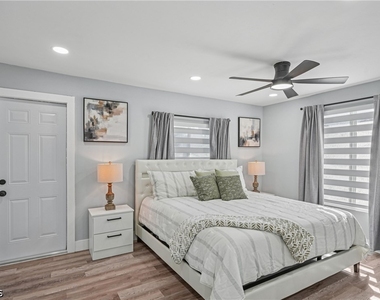 92 Oak Street - Photo Thumbnail 13
