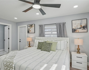 92 Oak Street - Photo Thumbnail 14