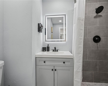 92 Oak Street - Photo Thumbnail 15