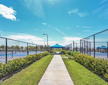 28000 Longboat Key Run - Photo Thumbnail 45
