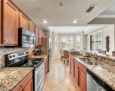 9715 Acqua Court - Photo Thumbnail 6
