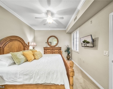 9715 Acqua Court - Photo Thumbnail 15