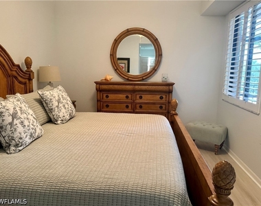 9715 Acqua Court - Photo Thumbnail 25