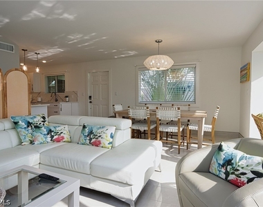 2500 Gulf Shore Boulevard N - Photo Thumbnail 5