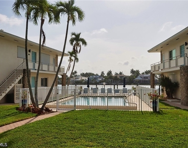 2500 Gulf Shore Boulevard N - Photo Thumbnail 2