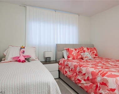 2500 Gulf Shore Boulevard N - Photo Thumbnail 13