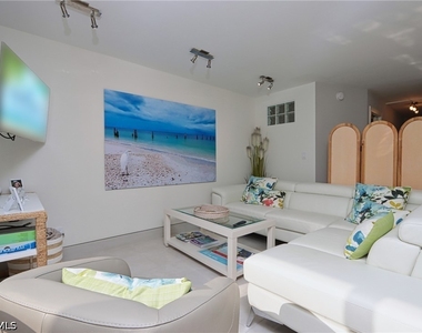 2500 Gulf Shore Boulevard N - Photo Thumbnail 4