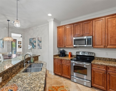 8965 Malibu Lane - Photo Thumbnail 11