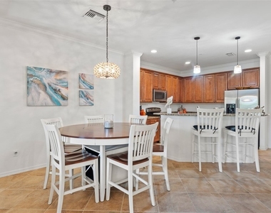 8965 Malibu Lane - Photo Thumbnail 4