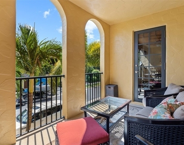 8965 Malibu Lane - Photo Thumbnail 19