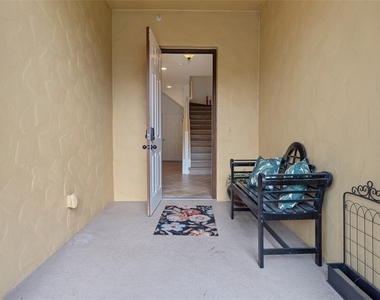 8965 Malibu Lane - Photo Thumbnail 28