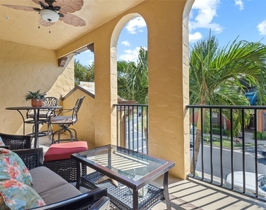 8965 Malibu Lane - Photo Thumbnail 17