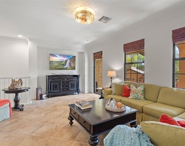 8965 Malibu Lane - Photo Thumbnail 1