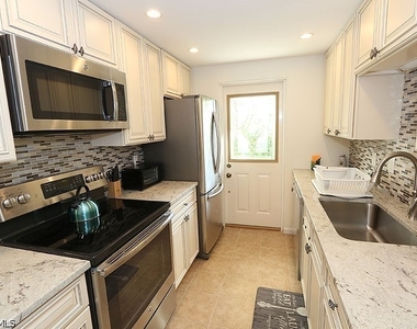 820 Ketch Drive - Photo Thumbnail 5