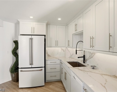 4551 Gulf Shore Boulevard N - Photo Thumbnail 16