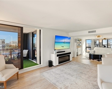 4551 Gulf Shore Boulevard N - Photo Thumbnail 4