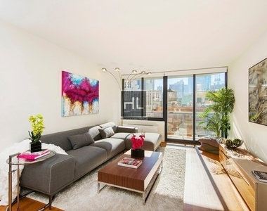 West 48th Street - Photo Thumbnail 1