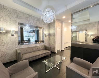 East 56 Street - Photo Thumbnail 18