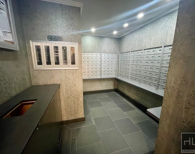 East 56 Street - Photo Thumbnail 20