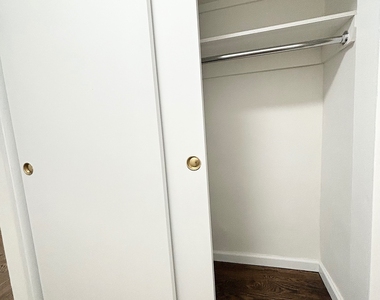 East 56 Street - Photo Thumbnail 11
