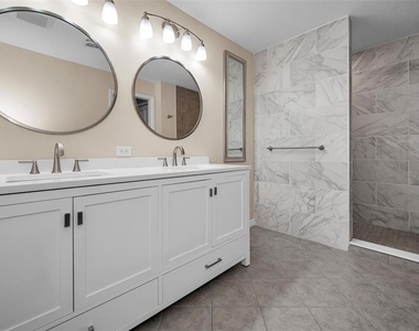 9307 Palm Haven Court - Photo Thumbnail 16