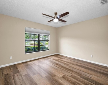 9307 Palm Haven Court - Photo Thumbnail 19