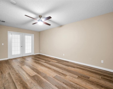 9307 Palm Haven Court - Photo Thumbnail 15
