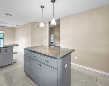 9307 Palm Haven Court - Photo Thumbnail 13