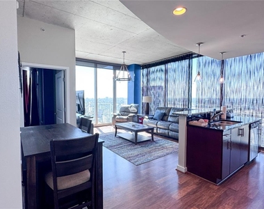 777 N Ashley Drive - Photo Thumbnail 9