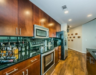 777 N Ashley Drive - Photo Thumbnail 2