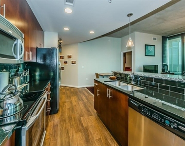 777 N Ashley Drive - Photo Thumbnail 3