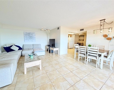 7430 Sunshine Skyway Lane S - Photo Thumbnail 10
