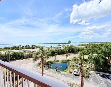 7430 Sunshine Skyway Lane S - Photo Thumbnail 20