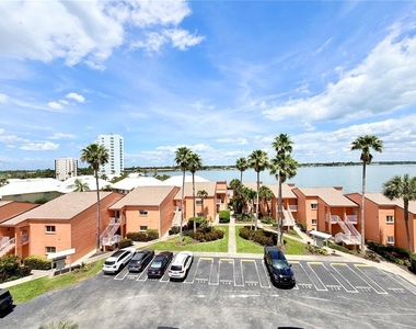7430 Sunshine Skyway Lane S - Photo Thumbnail 27