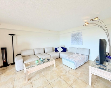 7430 Sunshine Skyway Lane S - Photo Thumbnail 15