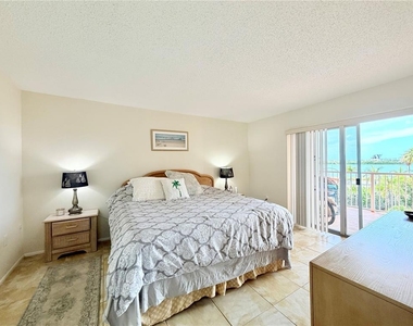 7430 Sunshine Skyway Lane S - Photo Thumbnail 22