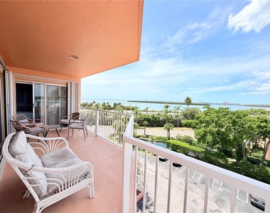 7430 Sunshine Skyway Lane S - Photo Thumbnail 25