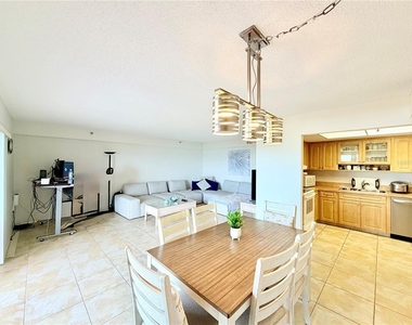 7430 Sunshine Skyway Lane S - Photo Thumbnail 13