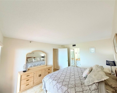 7430 Sunshine Skyway Lane S - Photo Thumbnail 21