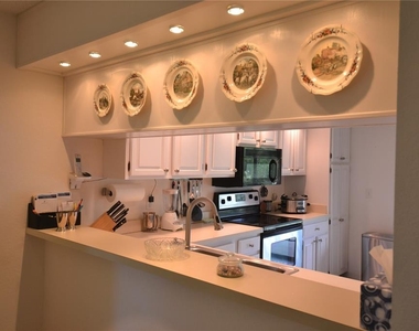 112 Lindsay Lane - Photo Thumbnail 20