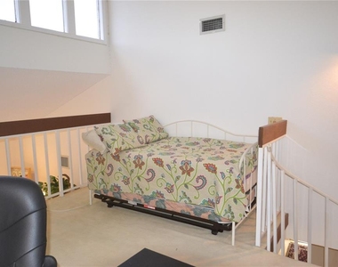 112 Lindsay Lane - Photo Thumbnail 7
