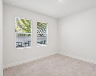 3129 4th Terrace N - Photo Thumbnail 5