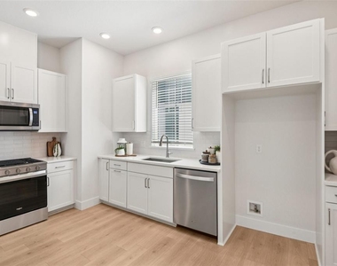 3129 4th Terrace N - Photo Thumbnail 15