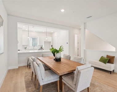 3129 4th Terrace N - Photo Thumbnail 13